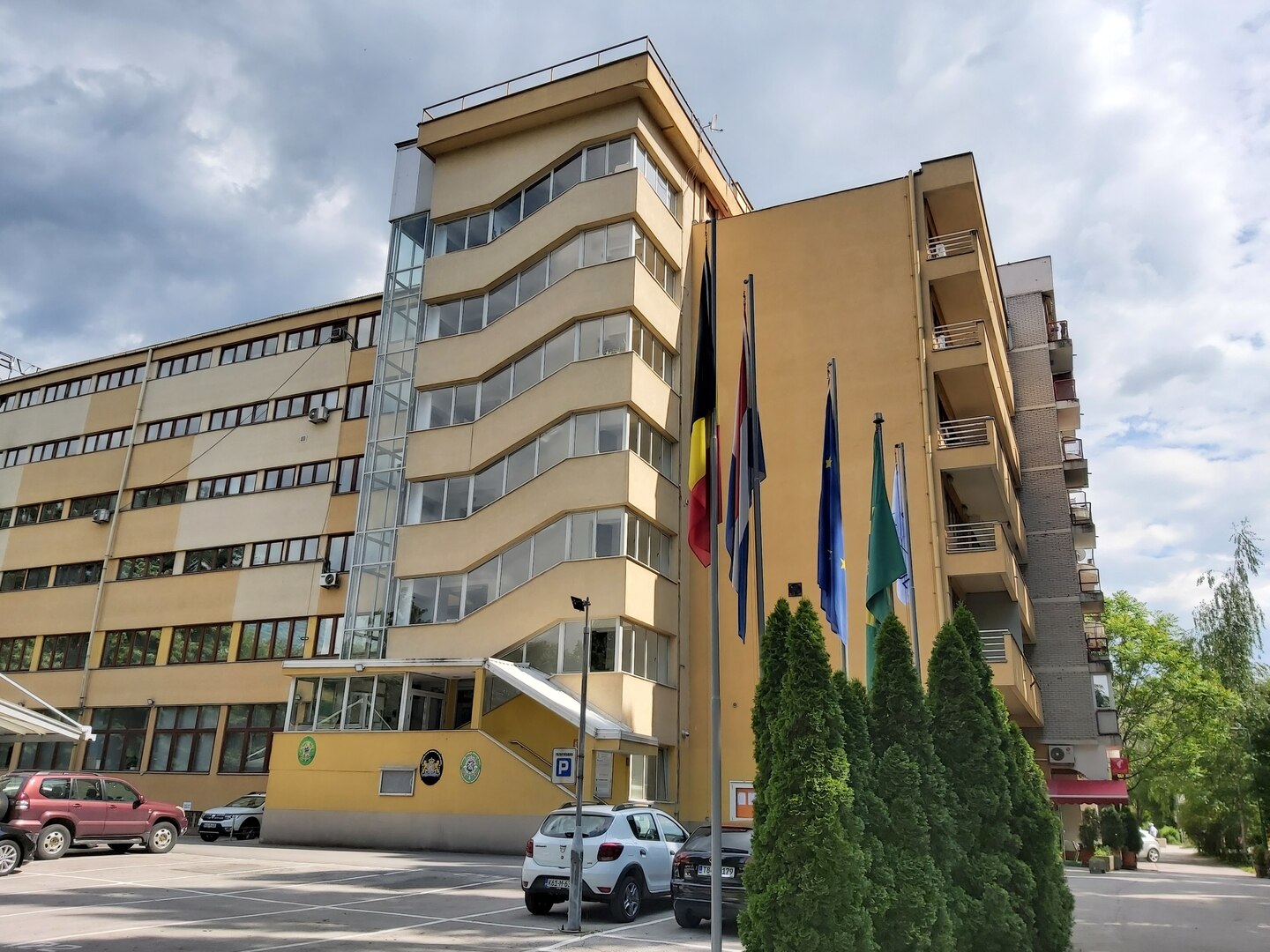 Ambasada Holandije: Dodiku treba uvesti sankcije - slika 1